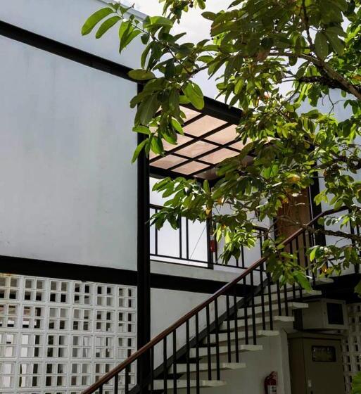 酒店 The Gold Living Life