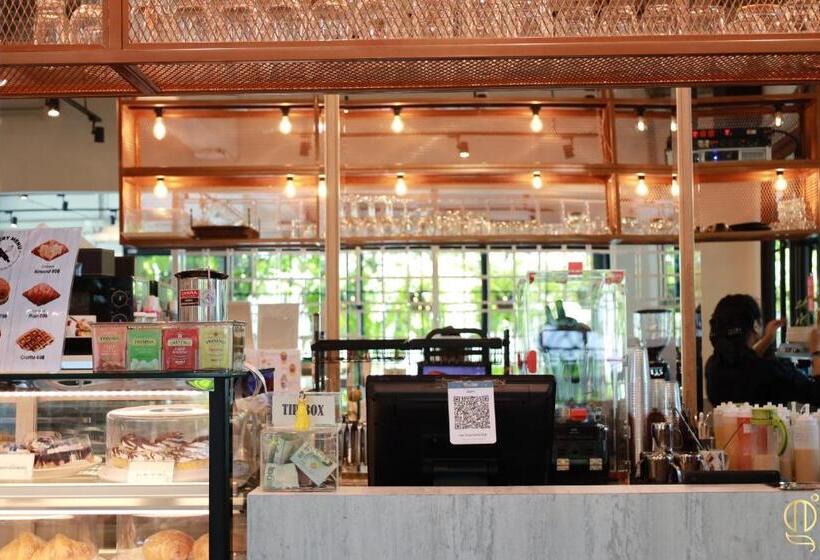 酒店 The Gold Living Life