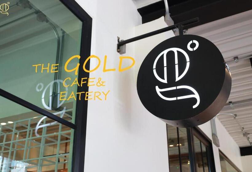 酒店 The Gold Living Life