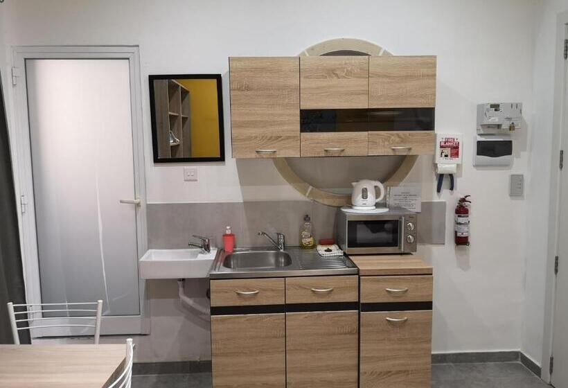 پانسیون Dghajsa Guest House