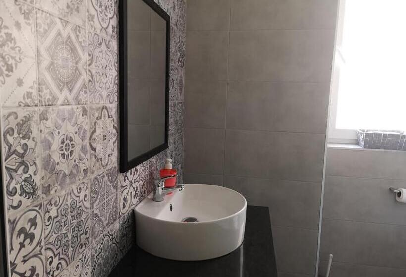 پانسیون Dghajsa Guest House