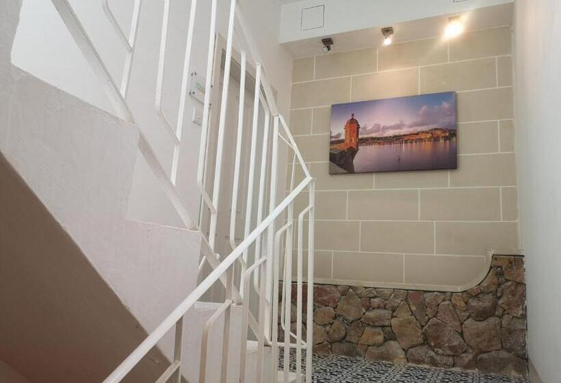 پانسیون Dghajsa Guest House