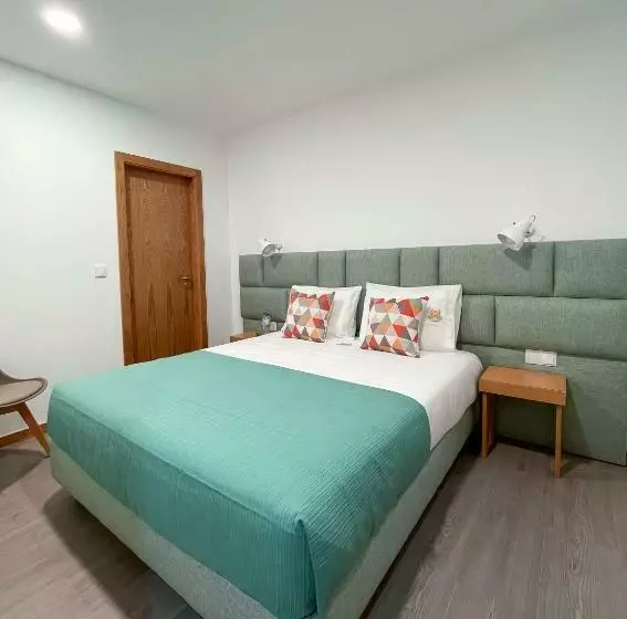 هاستل Soldouro Train Suites