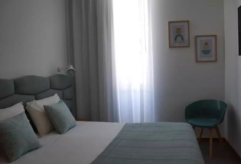 هاستل Soldouro Train Suites