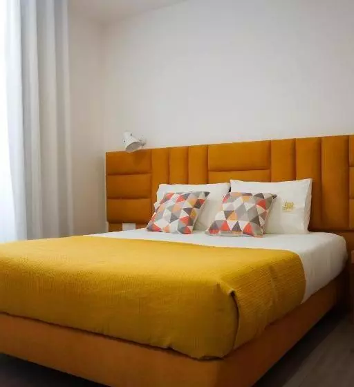 هاستل Soldouro Train Suites