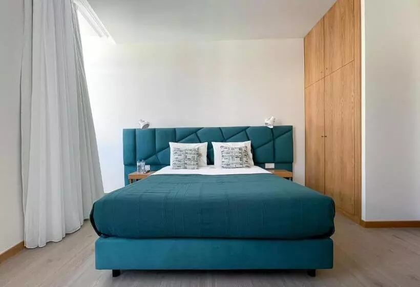 هاستل Soldouro Train Suites