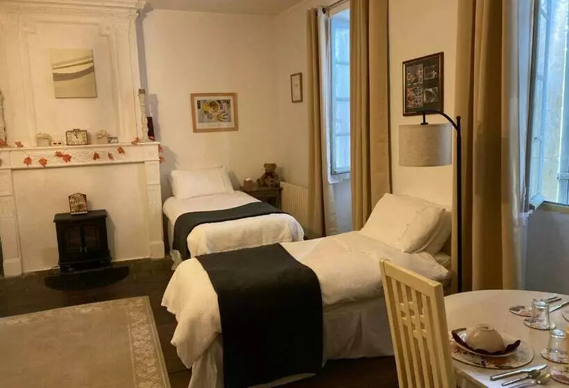 ベッドアンドブレックファースト 7 Dagnaud De La Tude Our Family Farmhouse Style Home With En Suite