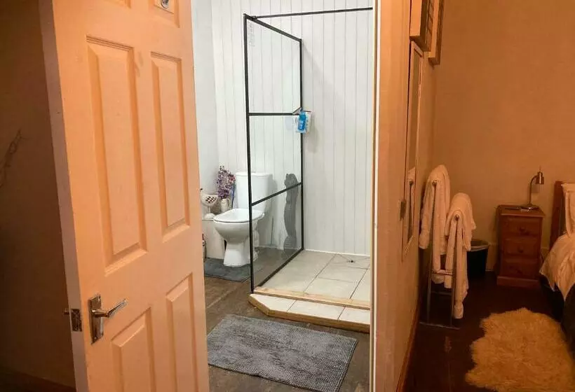 ベッドアンドブレックファースト 7 Dagnaud De La Tude Our Family Farmhouse Style Home With En Suite