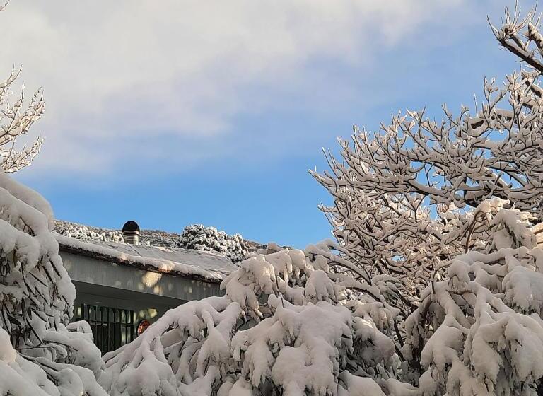 민박 Alpujarra Guesthouse, Habitaciones En Un Cortijo Sostenible Y Aislado En Medio De La Nada En Parque