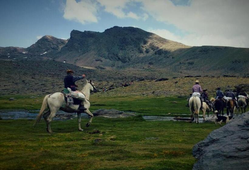 민박 Alpujarra Guesthouse, Habitaciones En Un Cortijo Sostenible Y Aislado En Medio De La Nada En Parque