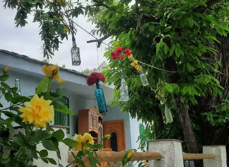 ベッドアンドブレックファースト Alpujarra Guesthouse, Habitaciones En Un Cortijo Sostenible Y Aislado En Medio De La Nada En Parque