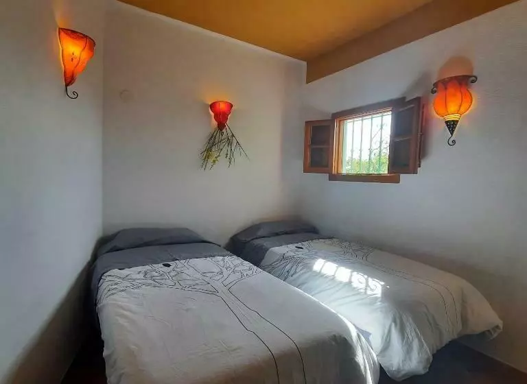 ベッドアンドブレックファースト Alpujarra Guesthouse, Habitaciones En Un Cortijo Sostenible Y Aislado En Medio De La Nada En Parque
