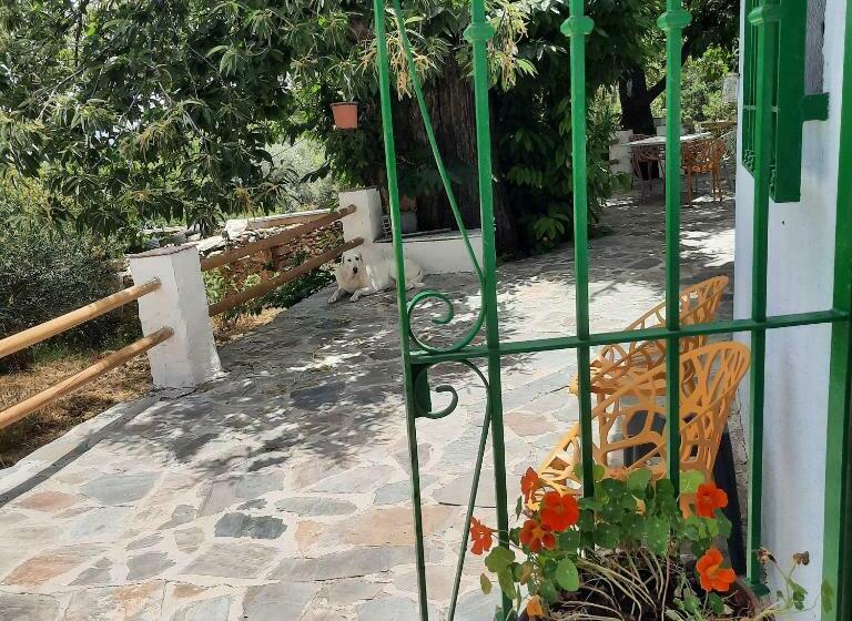 민박 Alpujarra Guesthouse, Habitaciones En Un Cortijo Sostenible Y Aislado En Medio De La Nada En Parque