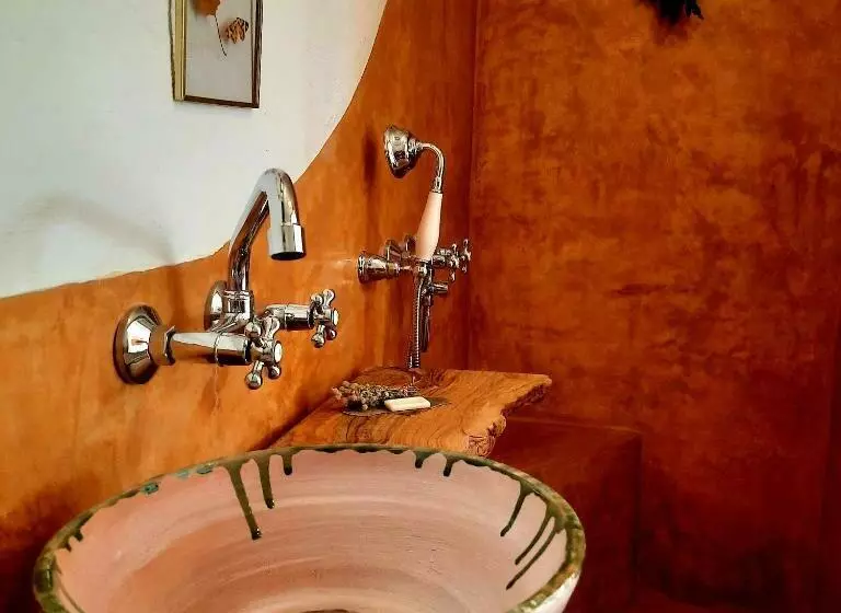 ベッドアンドブレックファースト Alpujarra Guesthouse, Habitaciones En Un Cortijo Sostenible Y Aislado En Medio De La Nada En Parque