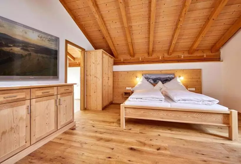 Aamiaismajoitus (B&B) Appartements Gasthof Schleifmühle Unterammergau