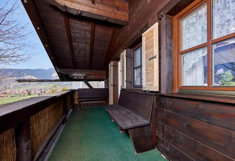 Aamiaismajoitus (B&B) Appartements Gasthof Schleifmühle Unterammergau