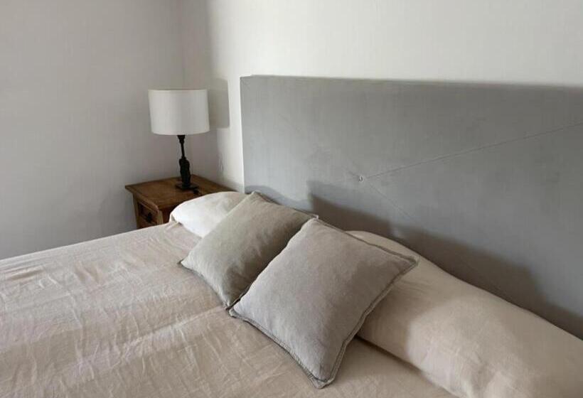 تختخواب و صبحانه Montes De Charme