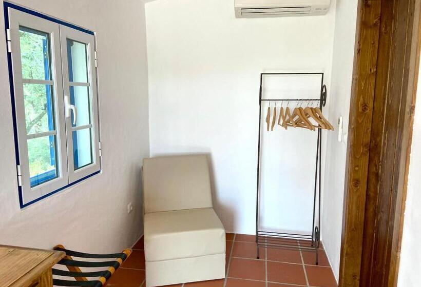 تختخواب و صبحانه Montes De Charme