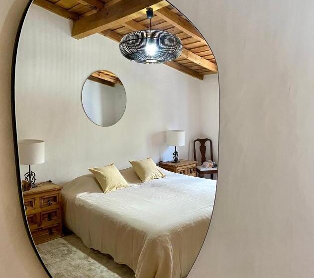 تختخواب و صبحانه Montes De Charme