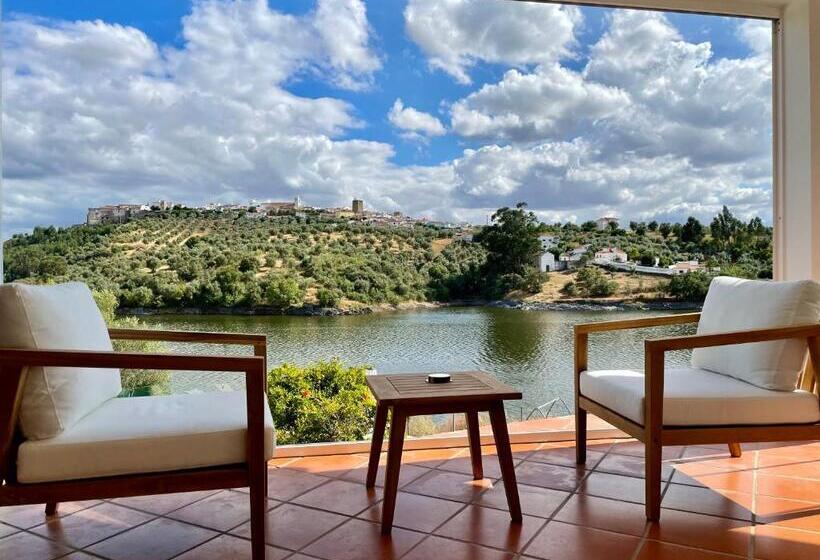 تختخواب و صبحانه Montes De Charme