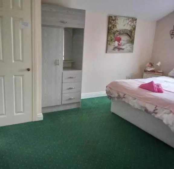 پانسیون Edwards Cosy B&b