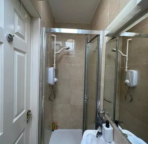 پانسیون Edwards Cosy B&b