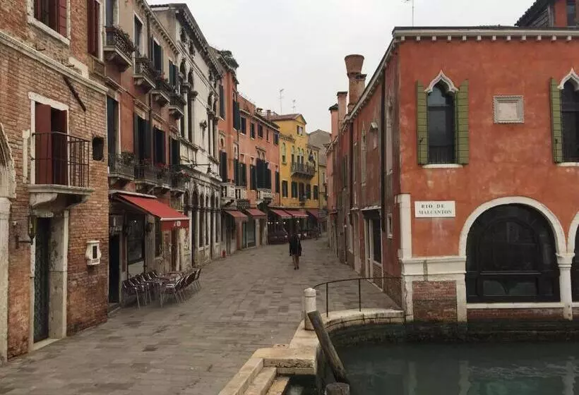 Aamiaismajoitus (B&B) Venice Resorts Guest House