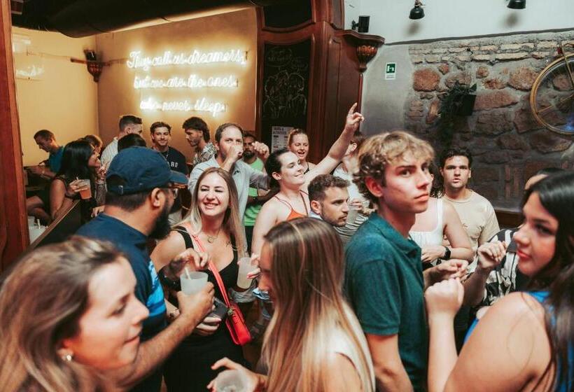 פונדק Yellowsquare Rome