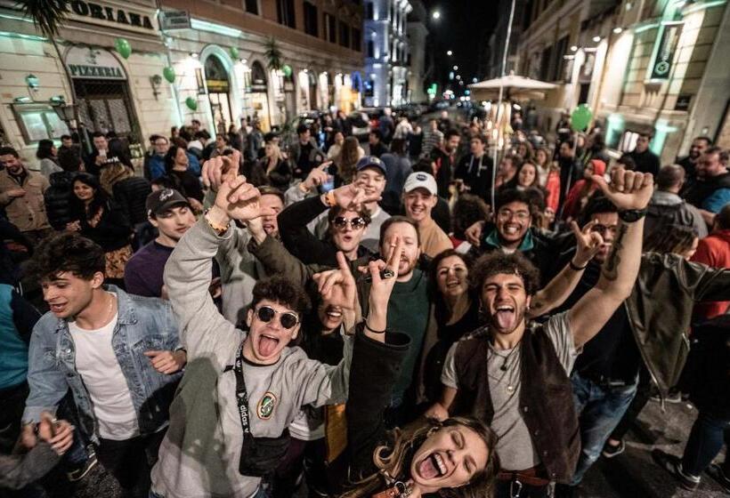 פונדק Yellowsquare Rome