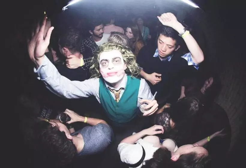 مسافرخانه Yellowsquare Rome