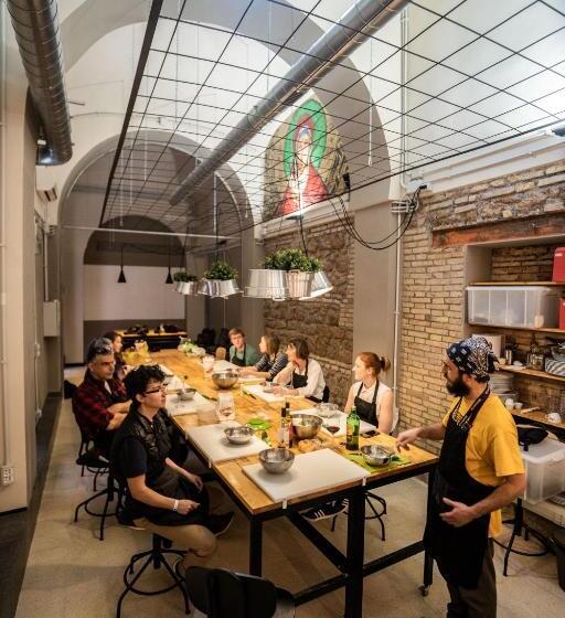 פונדק Yellowsquare Rome