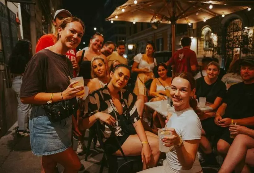 مسافرخانه Yellowsquare Rome