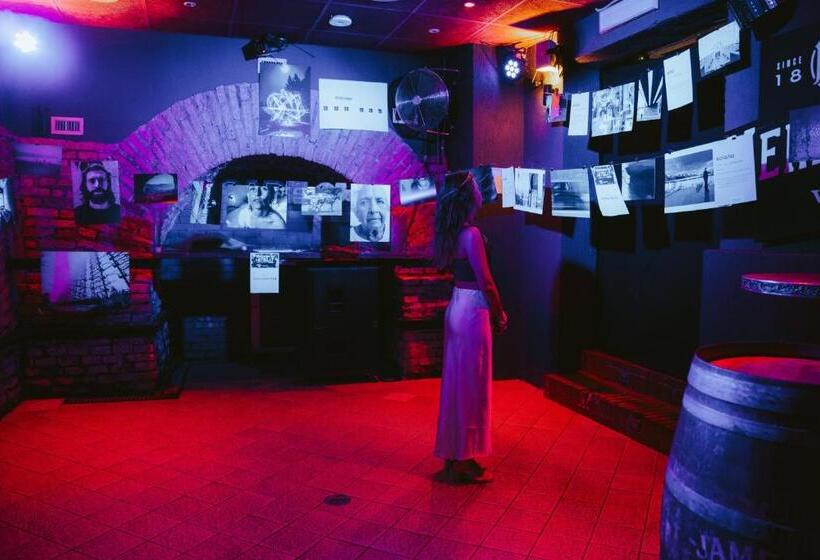 פונדק Yellowsquare Rome