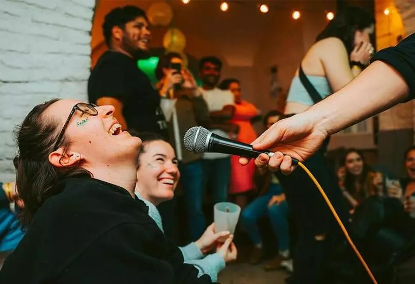 مسافرخانه Yellowsquare Rome