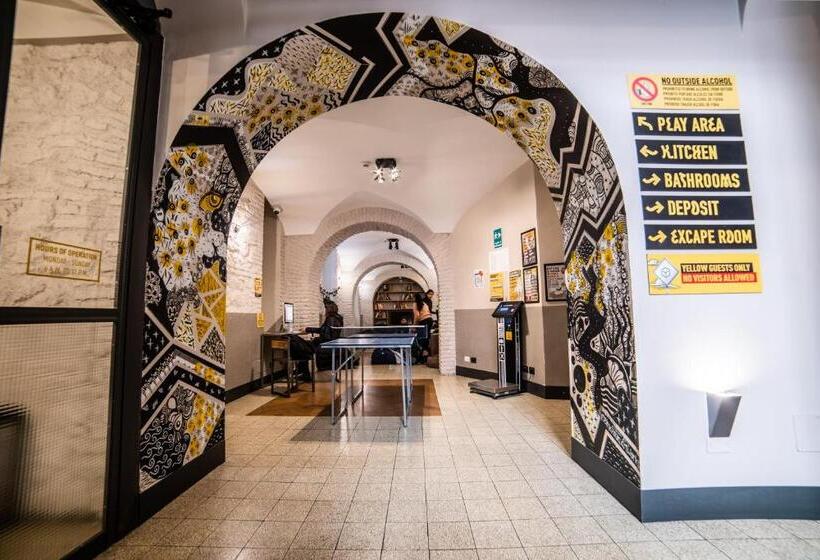 פונדק Yellowsquare Rome