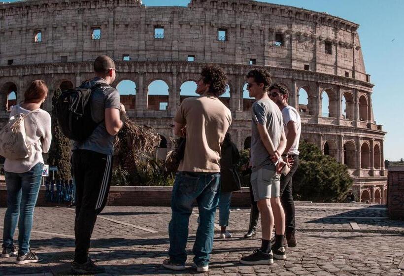 פונדק Yellowsquare Rome