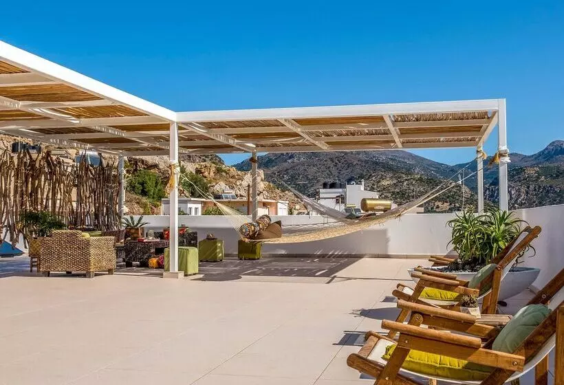 Отель Aris Boutique