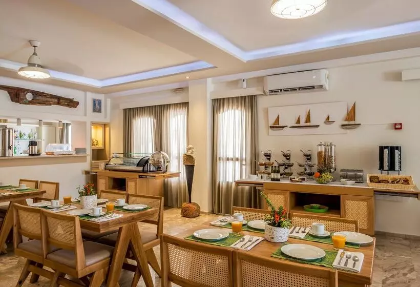 Отель Aris Boutique