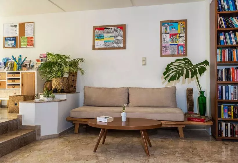 Отель Aris Boutique