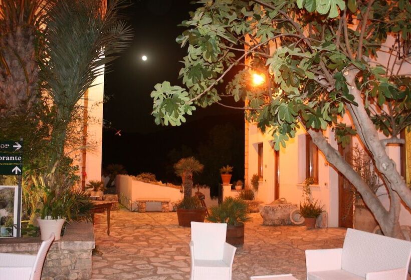 Отель Il Cortile