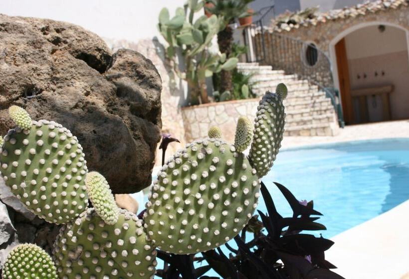 Отель Il Cortile