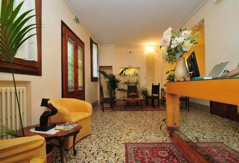 Hotelli Locanda Sant Anna