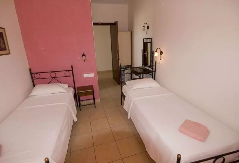 هتل Margarita Rooms