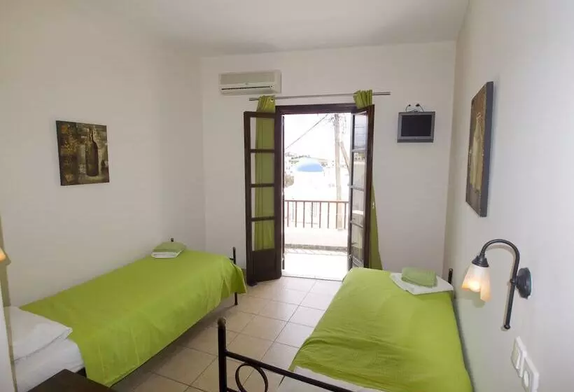 هتل Margarita Rooms