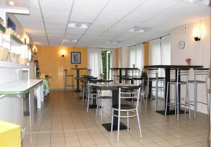 Отель Mister Bed Lomme