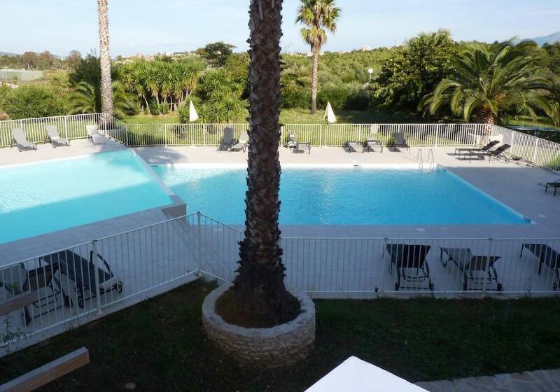 هتل Residence Citadelle Resort