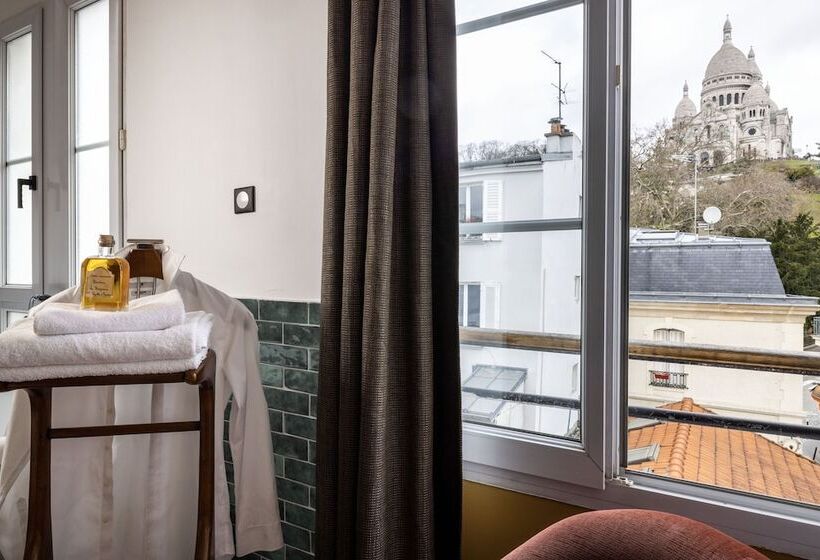 Le Village Montmartre By Hiphophostels