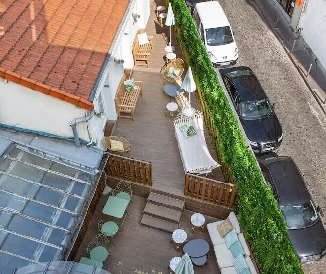 Le Village Montmartre By Hiphophostels