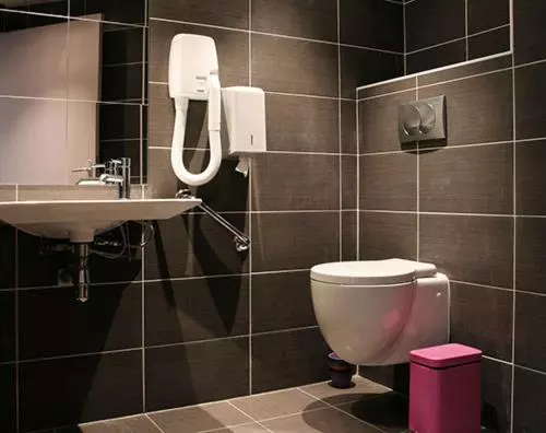 Oops! Latin Quarter By Hiphophostels