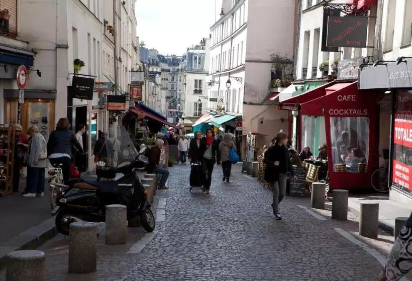 Oops! Latin Quarter By Hiphophostels